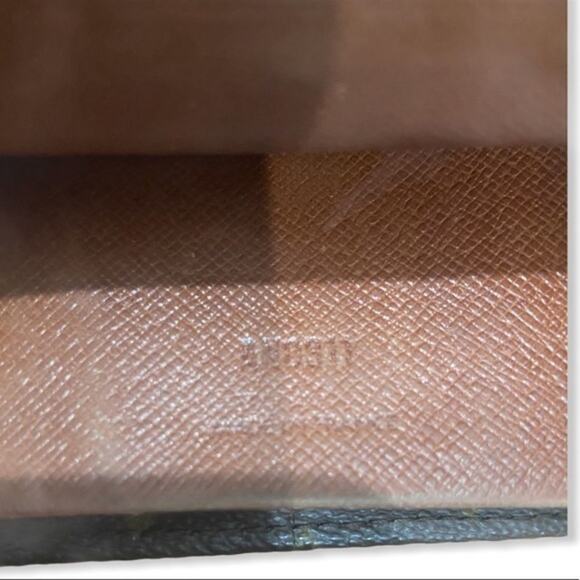 LOUIS VUITTON Vintage Monogram Elise Wallet/Coin Purse - Picture 9 of 9